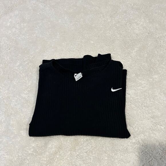 Nike Womens Plus SZ 2XL Black Ribbed Short Sleeve Crop Top‎ - Picture 1 of 6